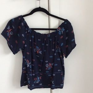 Off the shoulder short sleeve top